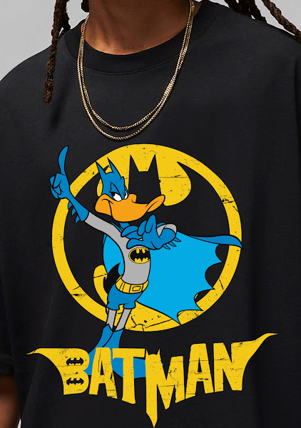 Referencia visual: 03-donald-bat-front.jpg