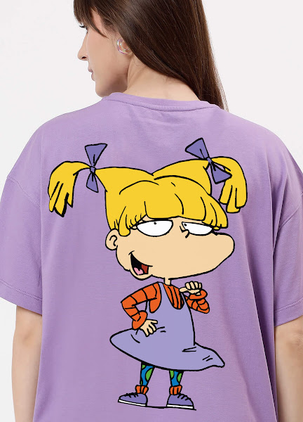 Referencia visual: 02-angelica-back.jpg